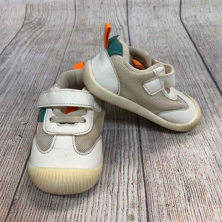 White Size 4 Boys Casual Shoes