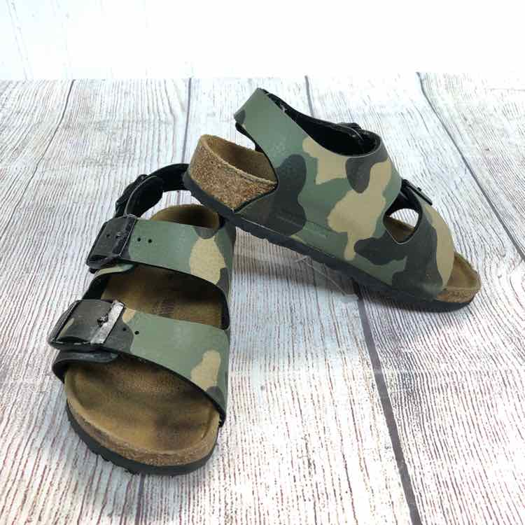 Birkenstock Camo Size 9 Boys Sandals