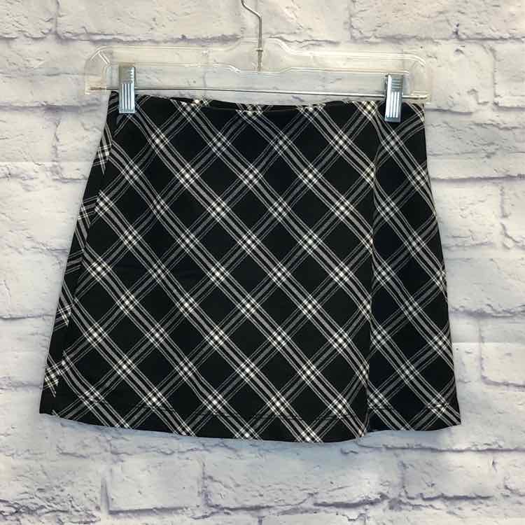Old Navy Black & White Size 10 Girls Skirt
