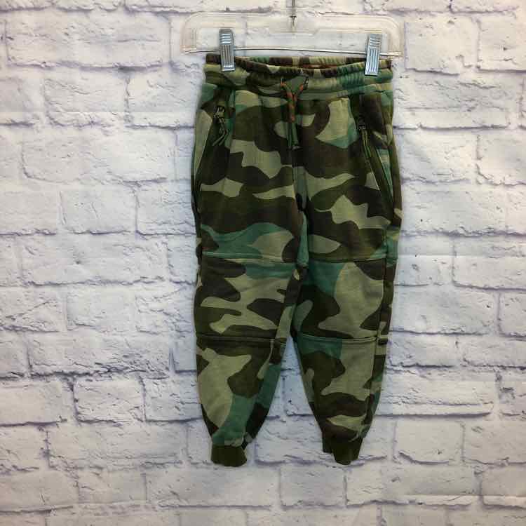 Mini Boden Camo Size 4T Boys Sweatpants