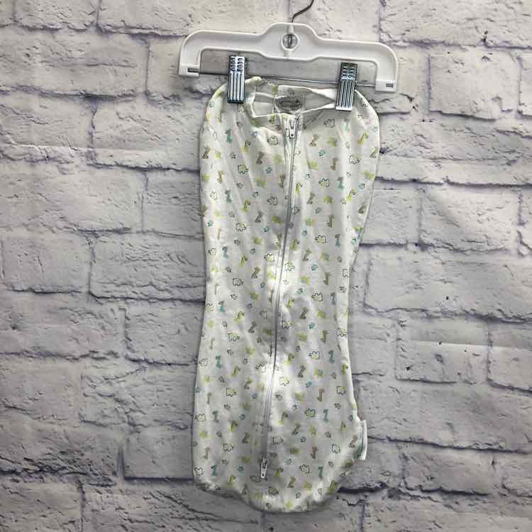 Summer White Size Newborn Boys Swaddle
