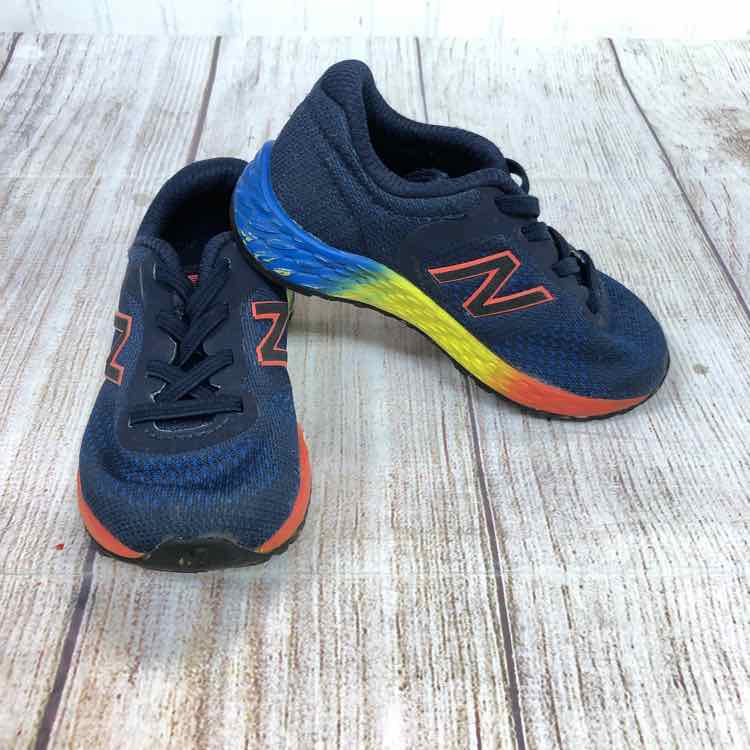 New Balance Navy Size 7 Boys Sneakers
