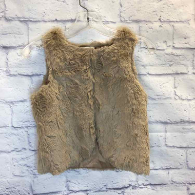 Girl's Clothing & Accessories
