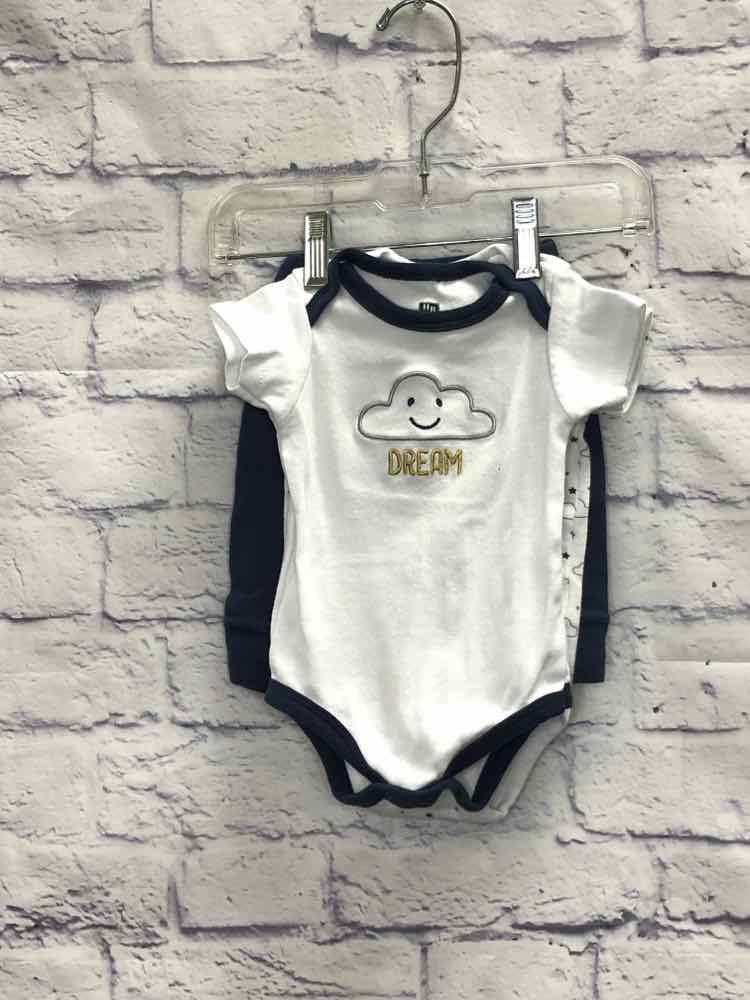 HB White Size 0-3 Months Boys 3 Piece Outfit