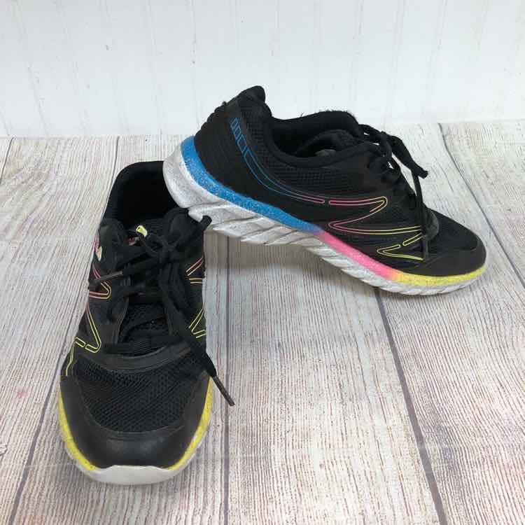 Fila Black Size 4 Girls Sneakers