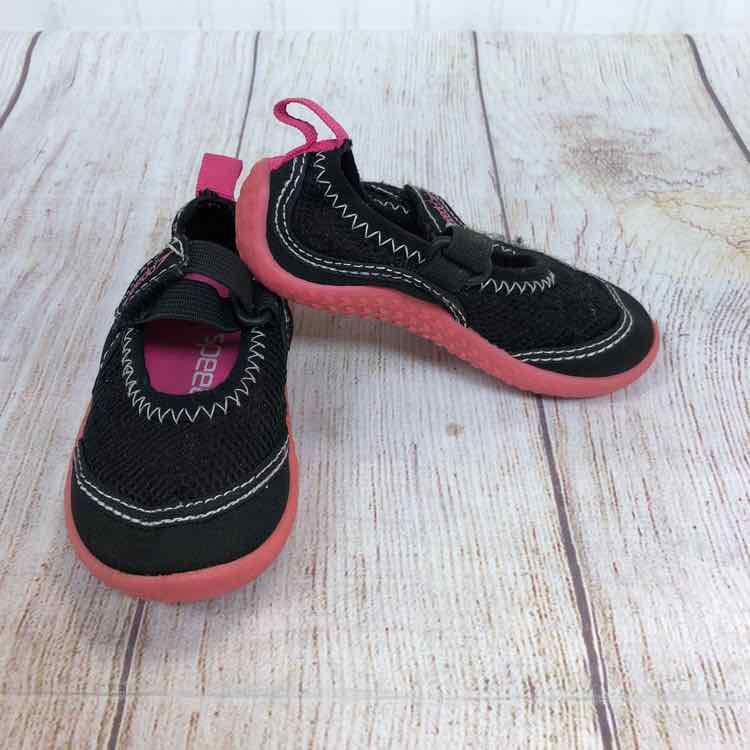 Speedo Black Size 5 Girls Water Shoes