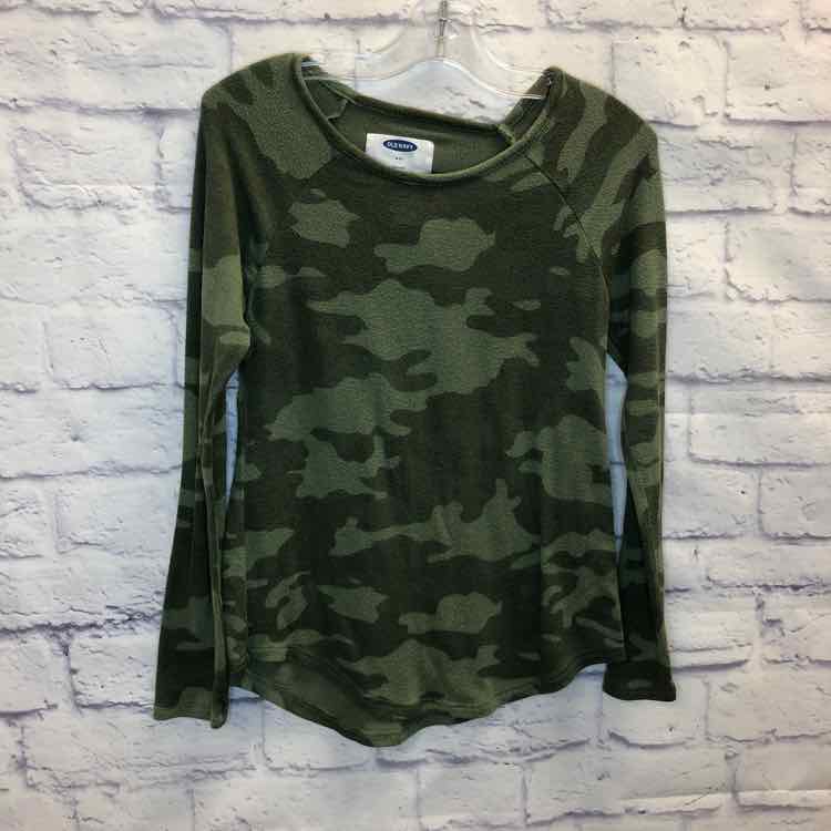 Old Navy Camo Size 8 Girls Sweater