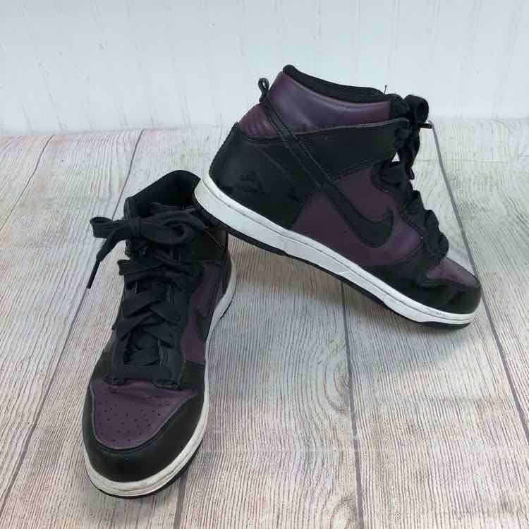 Nike Purple Size 2 Boys Sneakers