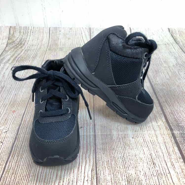 Nike Navy Size 6 Boys Boots