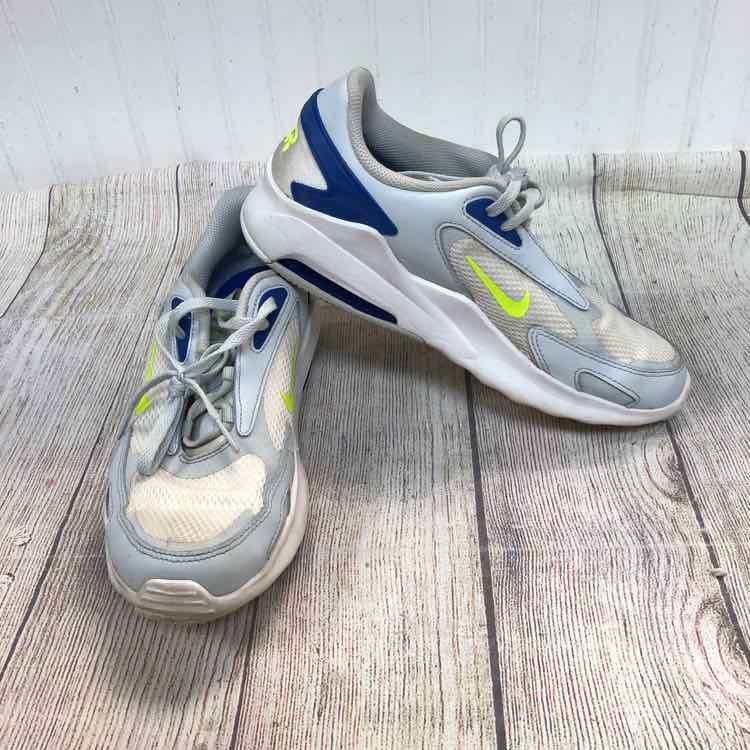 Nike White Size 7 (Big Kids)Boys Sneakers