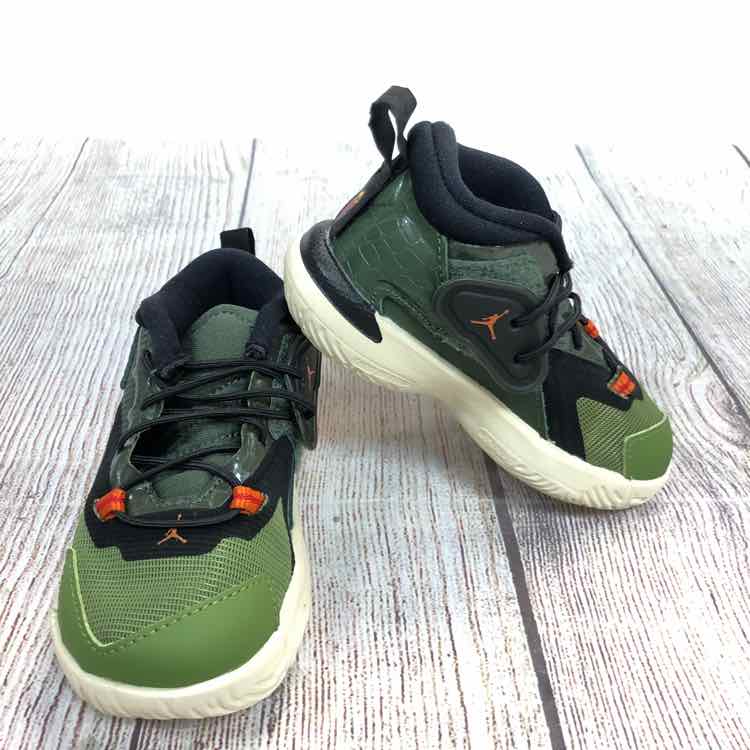 Like New!  Jordan Zion 1 Green Size 6 Boys Sneakers