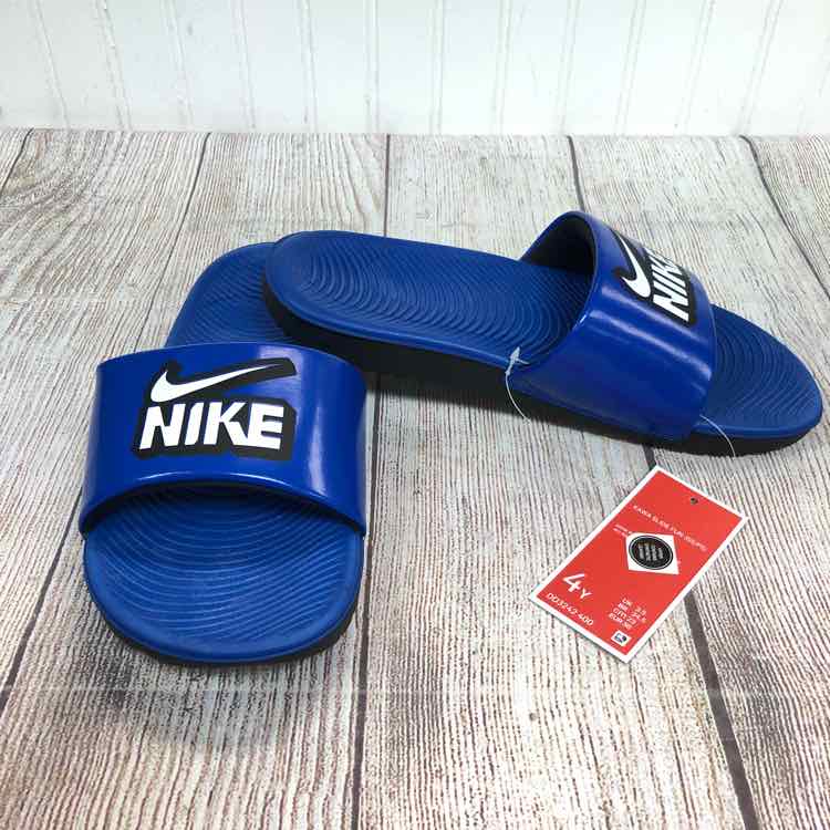 NWT Nike Blue Kawa Slide Size 4Y