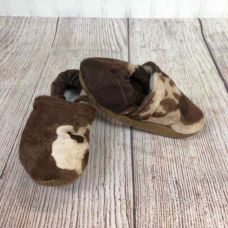 Trendy Baby Mocc Shop Brown Size 12-18 Months Boys Booties
