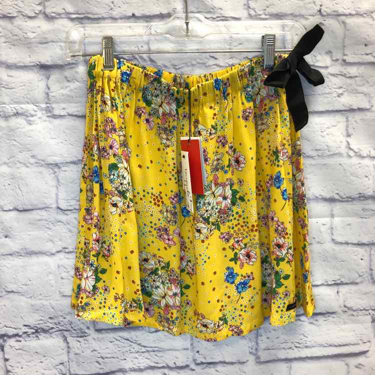 A Monday in Copenhagen Yellow Size 12 Girls Skirt
