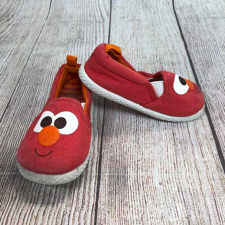Sesame Street Red Size 5 Boys Casual Shoes