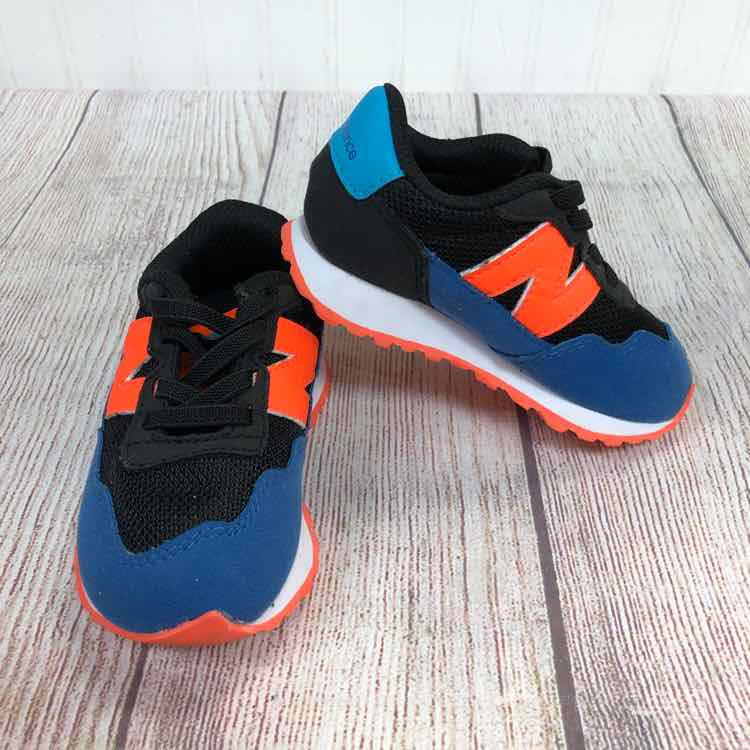 New Balance Blue Size 6 Boys Sneakers